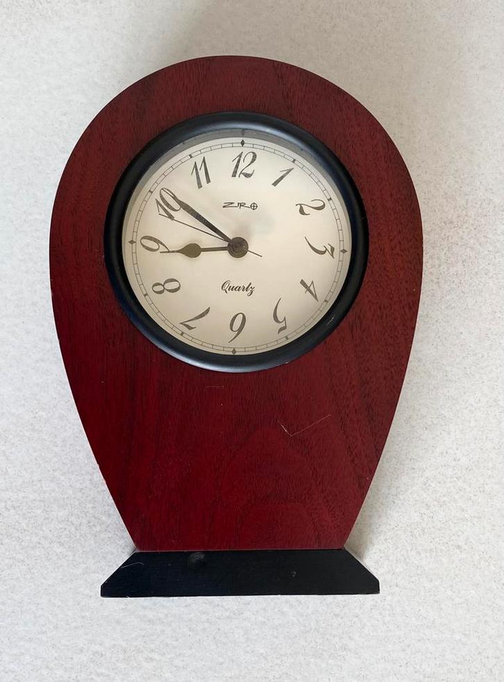 Houten kwarts tafelklok in retrostijl, Huis en Inrichting, Woonaccessoires | Klokken, Zo goed als nieuw, Staande klok, Ophalen of Verzenden