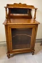 Vitrine élégante en acajou avec verre taillé, 25 à 50 cm, Verre, Enlèvement, Utilisé