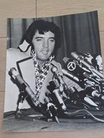 Vintage zwart wit foto persconferentie Elvis Presley, Ophalen of Verzenden, Zo goed als nieuw, Foto of Kaart