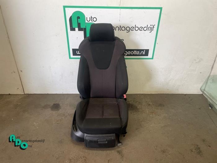 Siège droit d'un Seat Leon (Leon 05-), Autos : Pièces & Accessoires, Habitacle & Garnissage, Seat, Utilisé, 3 mois de garantie