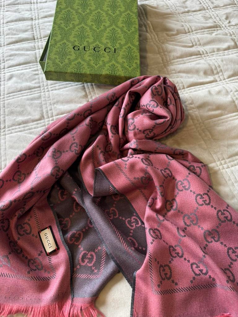 Gucci sjaal, Ophalen, Zo goed als nieuw