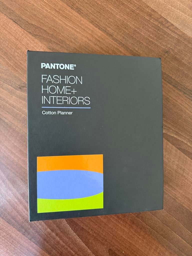 Pantone Fashion Home Interior Boek 2020, Boeken, Ophalen, Zo goed als nieuw
