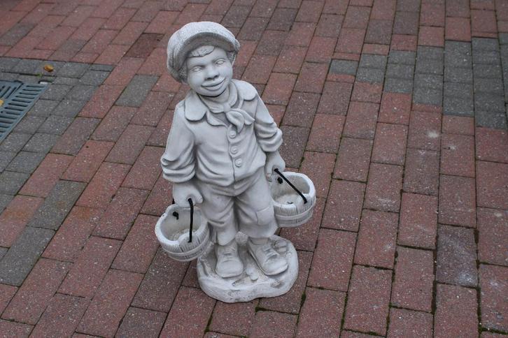 Emmerhouder voor jongensplanter in gepatineerde steen, Tuin en Terras, Tuinbeelden, Nieuw, Mensenbeeld, Steen, Ophalen