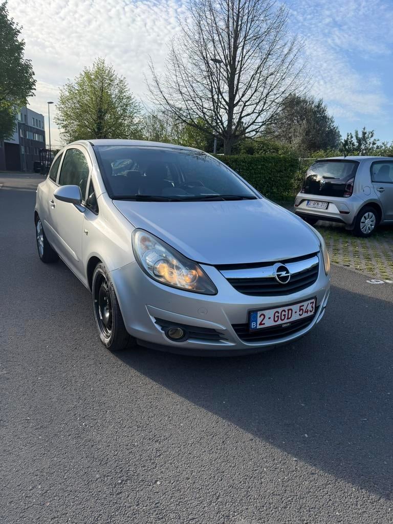 opel corsa 1.2 met maar 30 duizend km, Autos, Opel, Particulier, Corsa, ABS, Airbags, Bluetooth, Verrouillage central, Peinture métallisée