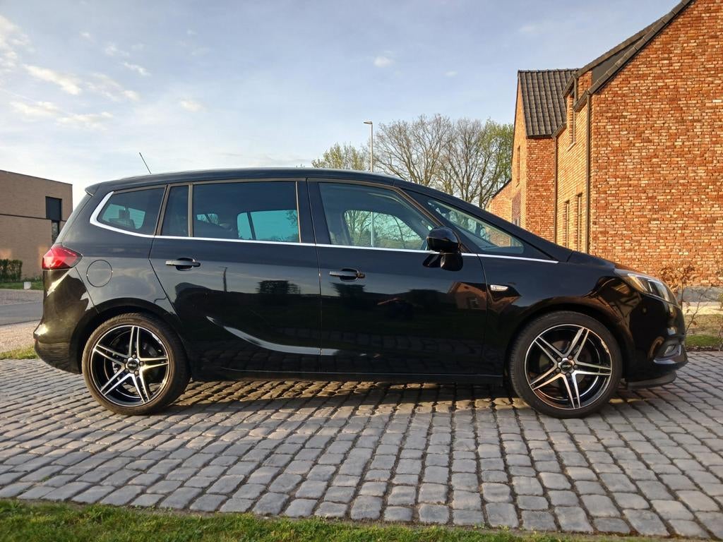 Opel zafira tourer 7 zit, Autos, Opel, Particulier, Zafira, Essence, Euro 6, MPV ou Monospace, 5 portes, Boîte manuelle, Noir