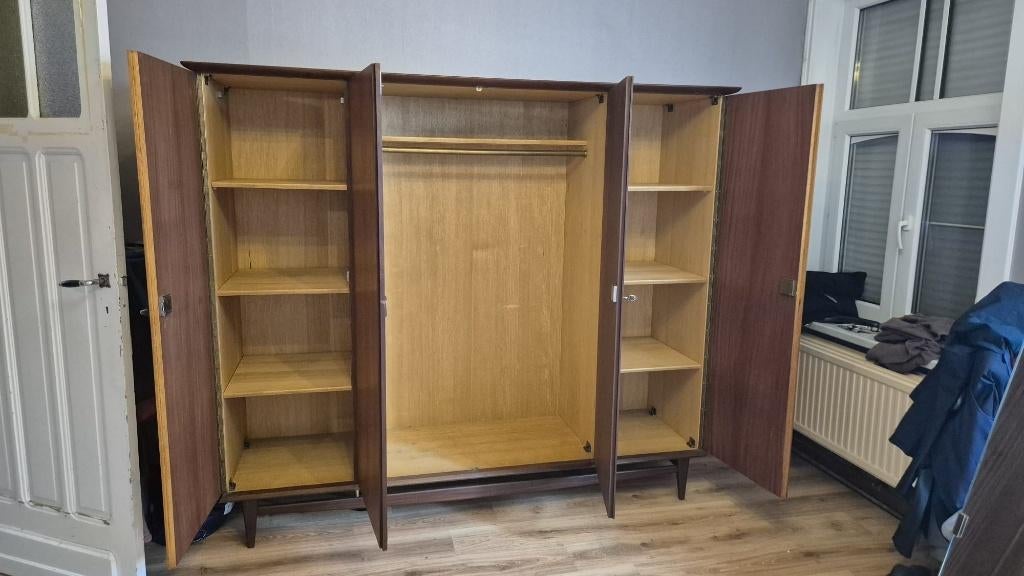 Grote vintage kleerkast, Huis en Inrichting, Ophalen, Met deur(en), Gebruikt, Teakhout