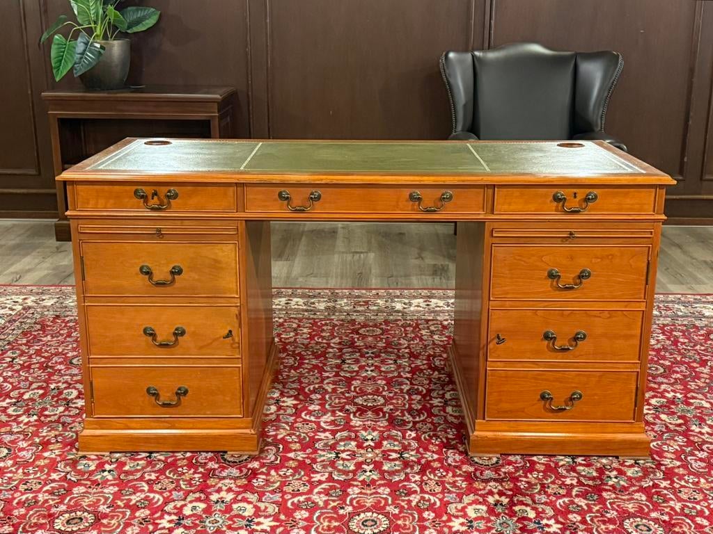 Klassiek Engels bureau #651, Huis en Inrichting, Bureaus, 155 cm, Hout, Ophalen of Verzenden, Zo goed als nieuw