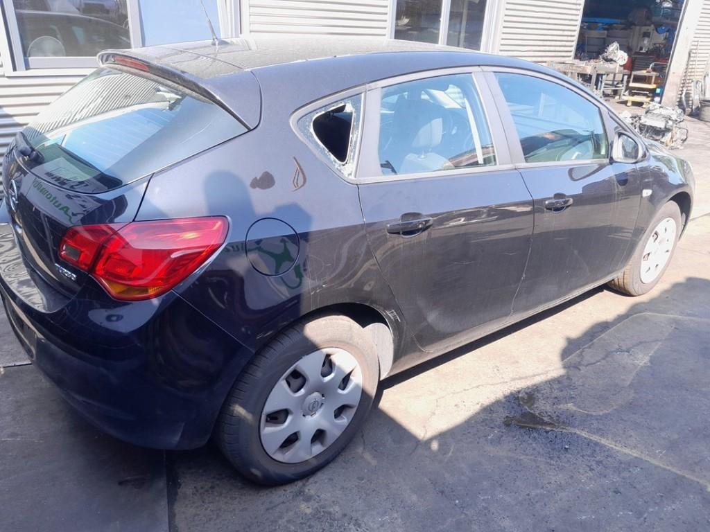 TRAPPE D'ESSENCE Opel Astra J (PC6 / PD6 / PE6 / PF6), Utilisé, Opel