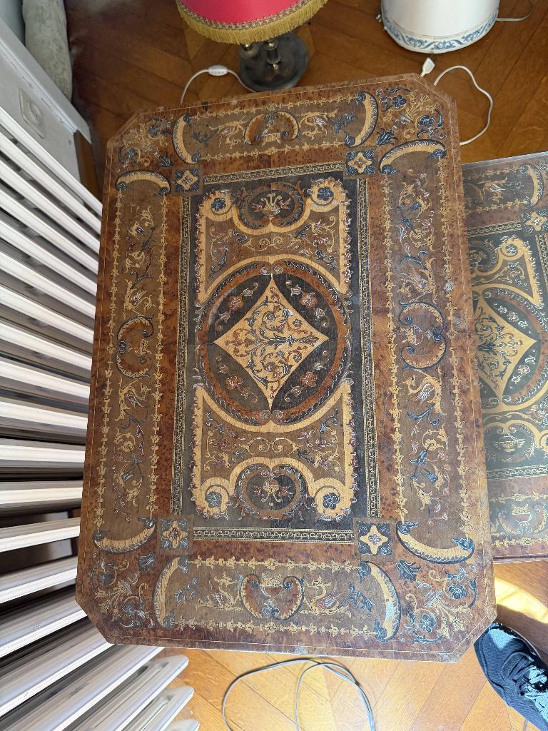 Tables gigognes en marqueterie – style Napoléon III, Enlèvement