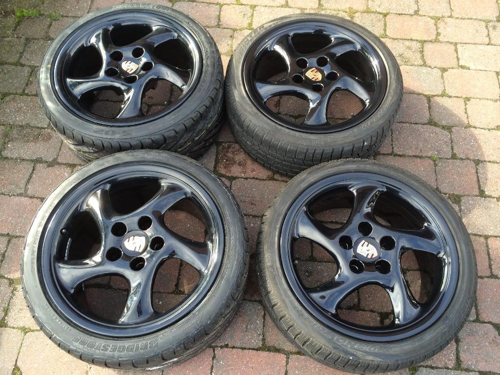 jantes Porsche de 18 pouces peintes en noir avec pneus, Enlèvement