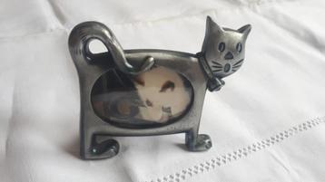 Klein frame in de vorm van een kat beschikbaar voor biedingen