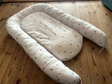 Nestje voor baby beschikbaar voor biedingen
