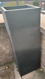 Bloembak hoog grijs plastiek, Tuin en Terras, Bloembakken en Plantenbakken, Ophalen, Zo goed als nieuw, Binnen