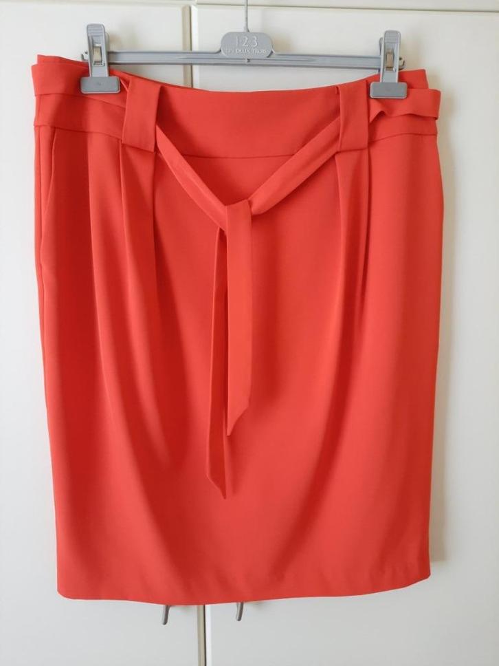 mooie rode rok, Kleding | Dames, Rokken, Zo goed als nieuw, Maat 42/44 (L), Rood, Knielengte, Ophalen