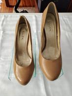 ESCARPINS BEIGE TAILLE 41, Kleding | Dames, Schoenen, Ophalen, Zo goed als nieuw, Beige, Pumps