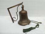 Bronzen klok met ophangsysteem, Ophalen, Brons