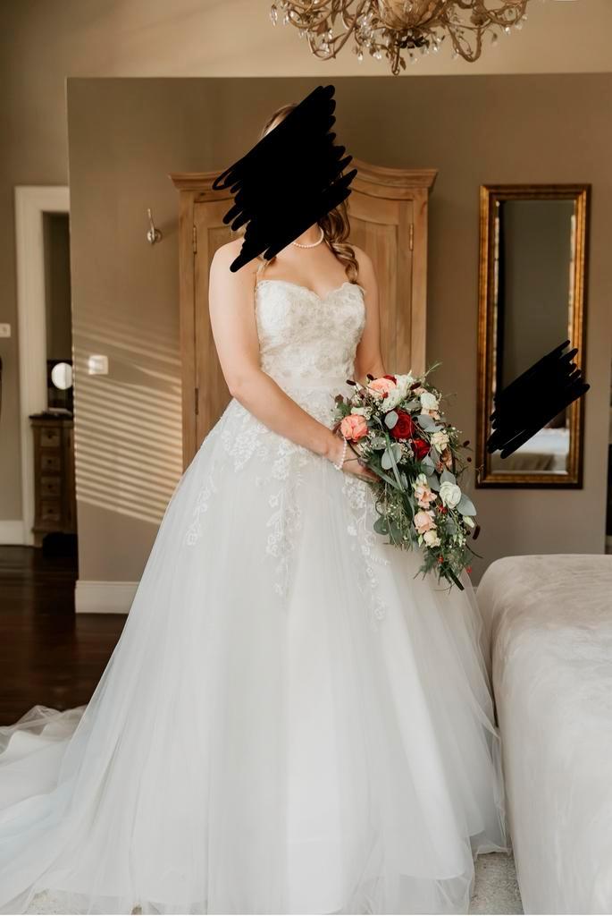 Robe de mariée en tulle brodé, Vêtements | Femmes, Vêtements de mariage & Accessoires de mariage, Comme neuf, Robe de mariée, Enlèvement ou Envoi