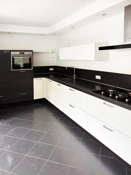 Keuken Kampioen 324 x 400 cm grote L keuken met apparatuur, Huis en Inrichting, Keuken | Complete keukens, Gebruikt, Hoekkeuken