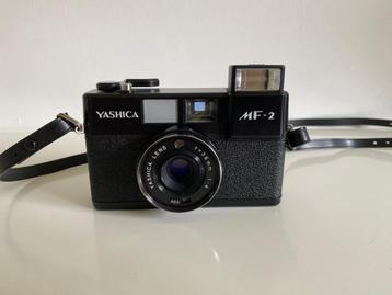 Appareil photo argentique Yashica MF-2 disponible aux enchères