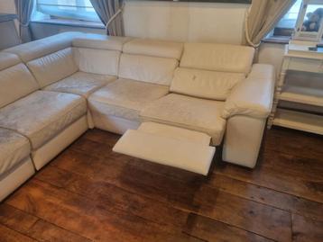 Groot lederen hoeksalon natuzzi  beschikbaar voor biedingen