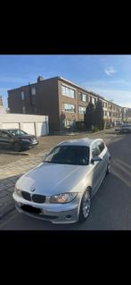 BMW 118I M PACK ESSENCE/ESSENCE, Autos, Cuir, Achat, Boîte manuelle, Noir