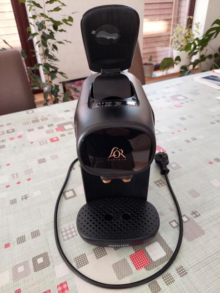 Capsule koffie machine, Elektronische apparatuur, Koffiezetapparaten, Zo goed als nieuw, Koffiepads en cups, Koffiemachine, 1 kopje