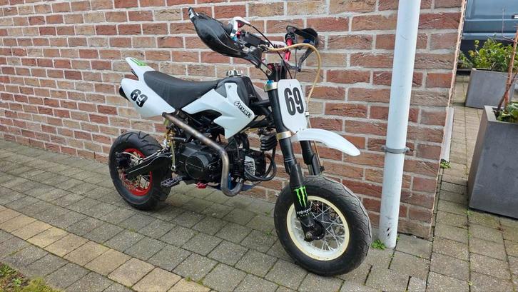 Pitbike 125cc Lifan-motor, Fietsen en Brommers, Minibikes, Midibikes en Pitbikes, Zo goed als nieuw, Ophalen of Verzenden