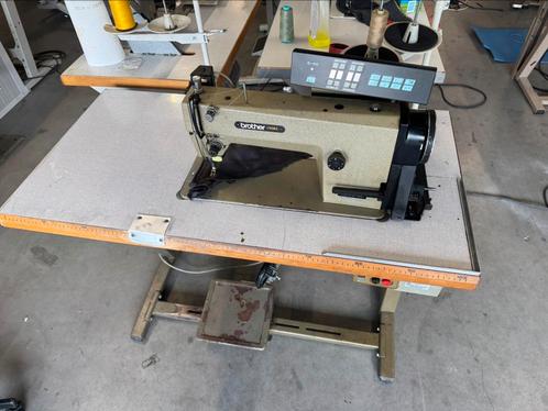 Industriele naaimachine brother automaat voor alle stoffen, Hobby en Vrije tijd, Naaimachines en Toebehoren, Gebruikt, Naaimachine