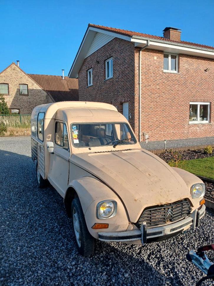 2CV Acadiane, Autos, Citroën, Particulier, 2CV, Essence, Euro 1, Break, 2 portes, Boîte manuelle, Beige, Noir, Cuir synthéthique