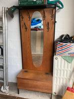 Kapstok met spiegel, Ophalen