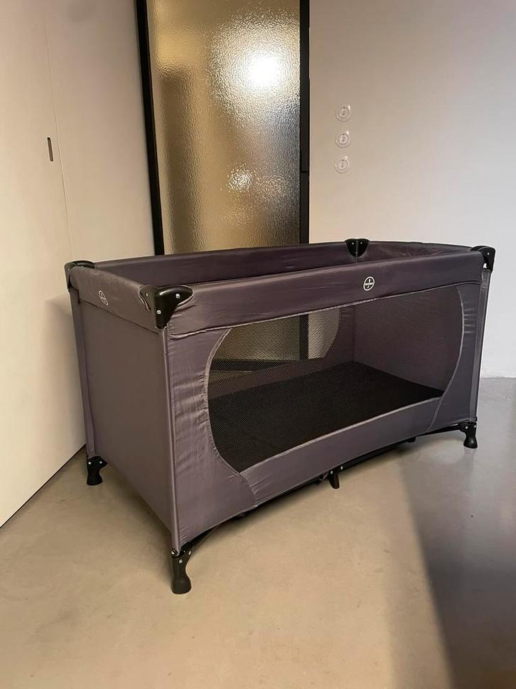 Reisbedje met matras, Kinderen en Baby's, Babywiegjes en Ledikanten, Zo goed als nieuw, Reisbedje, Ophalen
