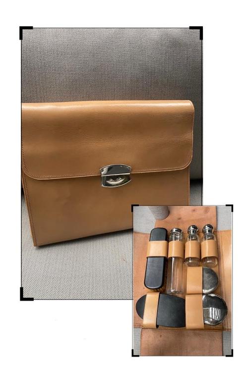 Reistas met oude toiletartikelen, Handtassen en Accessoires, Toilettassen, Gebruikt, Heer of Dame, Beige, Ophalen of Verzenden