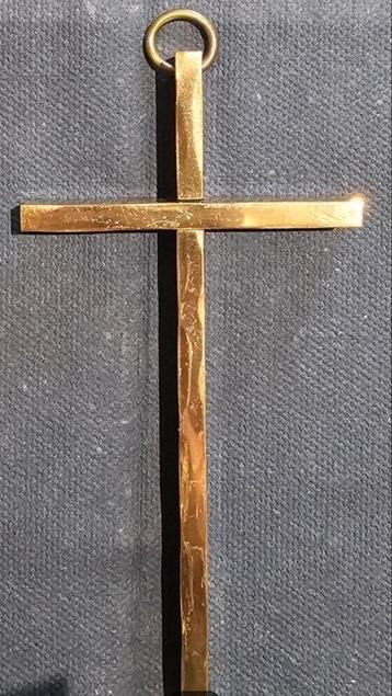 GOUDEN HANGER beschikbaar voor biedingen
