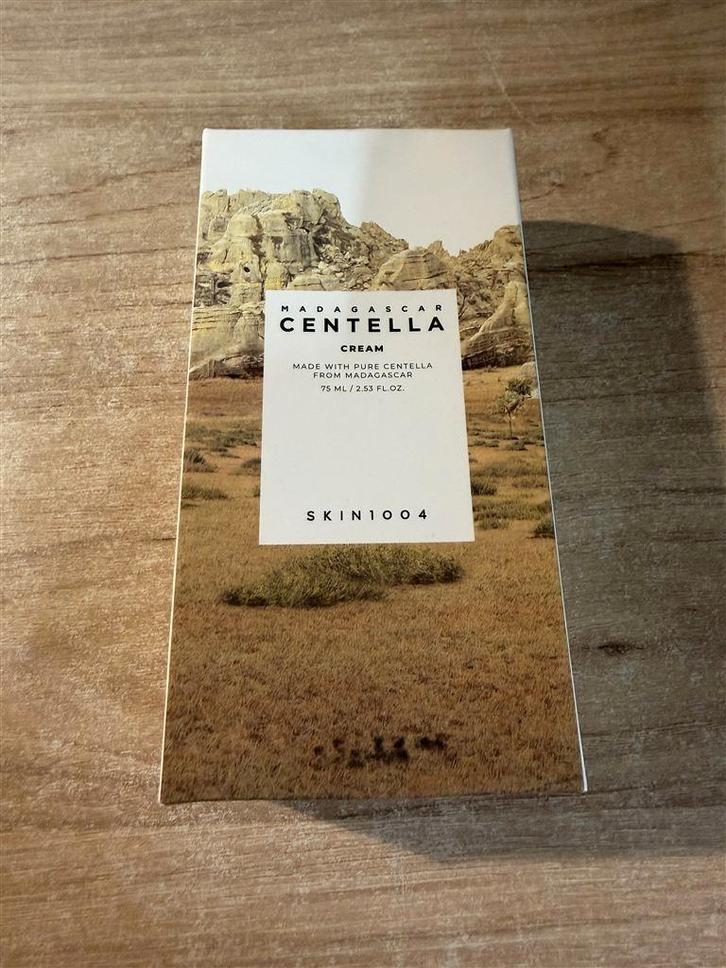 skin1004 - Madagascar Centella Cream 75ml - Gezichtscreme -, Handtassen en Accessoires, Uiterlijk | Gezichtsverzorging, Nieuw