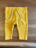 Pantalon pour bébé jaune de la marque HEMA taille 56., Enfants & Bébés, Comme neuf, Garçon ou Fille, Enlèvement ou Envoi, Pantalon