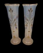 groot paar geëmailleerde glazen vazen., Antiek en Kunst, Antiek | Vazen, Ophalen