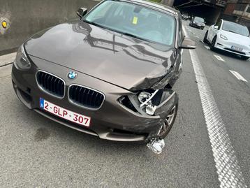 Schadewagen Bmw 114i bieden eerst lezen, 1 Reeks, Bruin, 5 deurs, Particulier