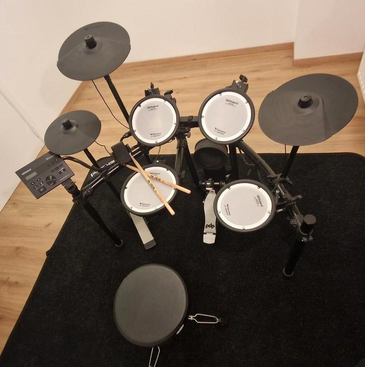 Roland elektronische drumset met accessoires, Muziek en Instrumenten, Drumstellen en Slagwerk, Zo goed als nieuw, Roland, Elektronisch