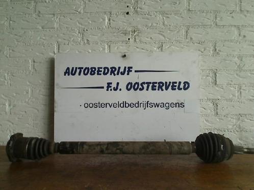 Aandrijfas rechts-voor van een Volkswagen Golf, Auto-onderdelen, Remmen en Aandrijving, Volkswagen, Gebruikt, 3 maanden garantie