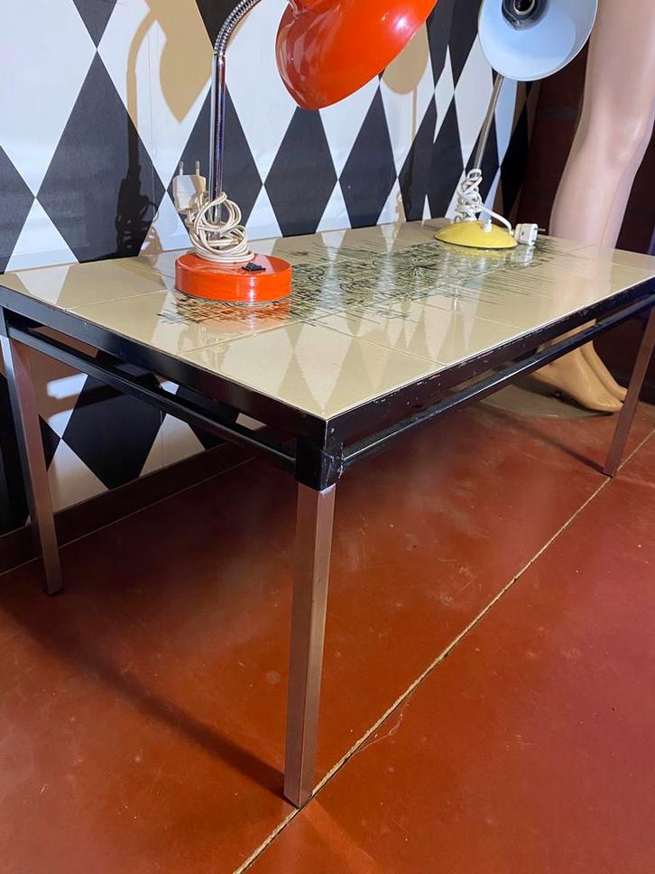 Vintage tegeltafel, Huis en Inrichting, Tafels | Salontafels, Gebruikt, Ophalen