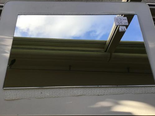4 gelijke spiegels van 63 cm op 39 cm aan 5 euro per stuk, Huis en Inrichting, Woonaccessoires | Spiegels, Zo goed als nieuw, Ophalen of Verzenden
