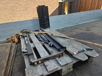 Sideshift bord met vorken , Fem 2  beschikbaar voor biedingen