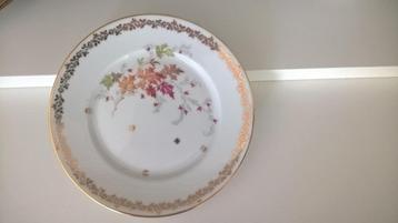 Servies van echt porselein uit Limoges (110 stuks) beschikbaar voor biedingen