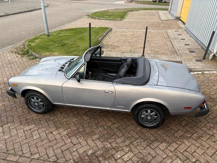 Pininfarina 2000 Spider Europe 1985, Auto's, Oldtimers, Particulier, Te koop, Fiat, Benzine, Cabriolet, 2 deurs, Handgeschakeld