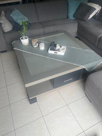 Handgemaakte salontafel in massief hout beschikbaar voor biedingen