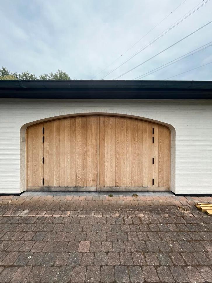Eikenhouten garagepoort naar buiten dubbel opendraaiend, Doe-het-zelf en Bouw, Deuren en Vliegenramen, Nieuw, Garagedeur, Hout