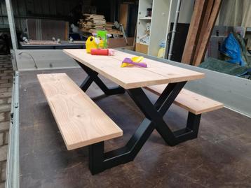 Douglas picknicktafel/kinderpicknick met stalen onderstel  beschikbaar voor biedingen