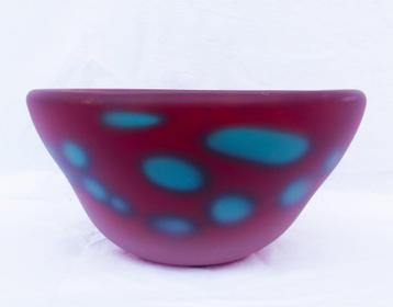 Vintage rood-blauwe glazen schaal / bowl 1980-90s beschikbaar voor biedingen