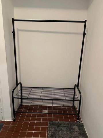 Sturdy Metal Shoe Rack and Coat Hanger beschikbaar voor biedingen