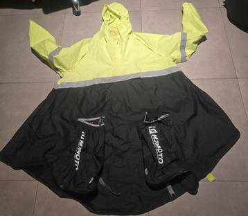 Regenjasje en schoenen 